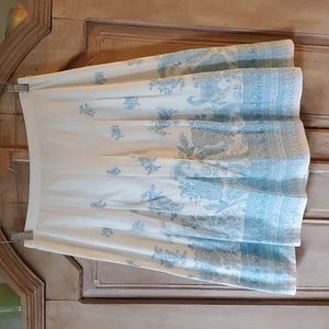 Womens Ann Taylor skirt size 6.